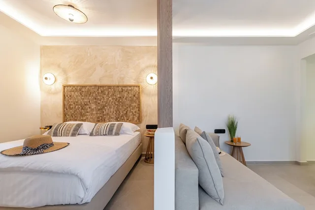 جناح سوبيريور بسرير كوين بإطلالة على البحر مع أريكة، Perla Hotel 3/6
