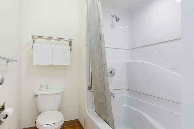 غرفة بسرير كينج، Motel6 Mitchell, SD 7/9