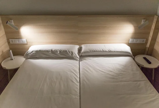 غرفة قياسية بسرير مزدوج أو سريرين منفصلين، Hostal Lami 1/3
