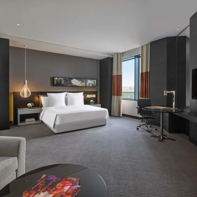 Junior Suite, King Bed, Smoking, Fairmont Riyadh 1/7