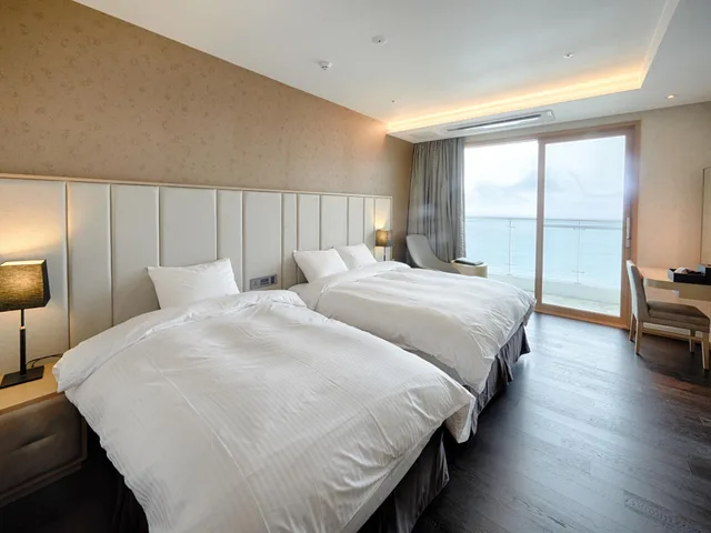 غرفة سوبيريور عائلية بسريرين منفصلين بإطلالة على البحر، Sol Beach Samcheok 1/1