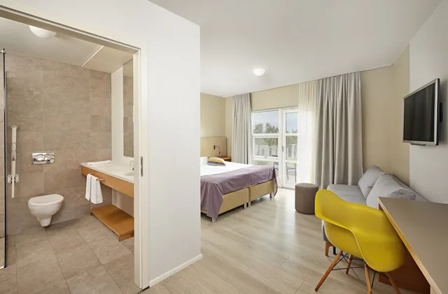 غرفة ديلوكس بسرير كوين بحمام خاص مع أريكة، ICELANDAIR HOTEL HAMAR 8/8