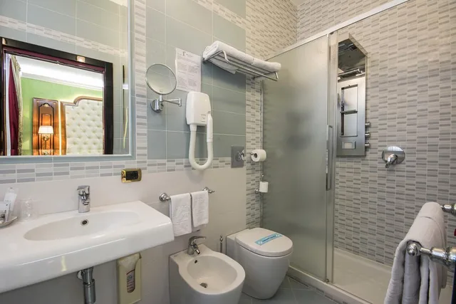 غرفة سوبيريور بسريرين منفصلين، Hotel Vittoria 1/1