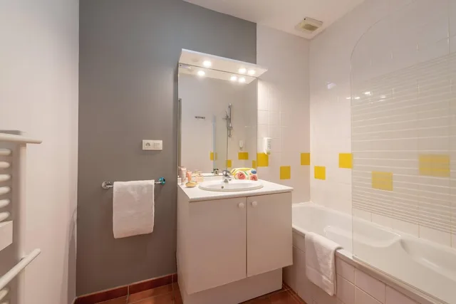 شقة بسريرين مزدوجين بغرفتين مع أريكة، Comfort Aparthotel Nantes La Beaujoire 4/5