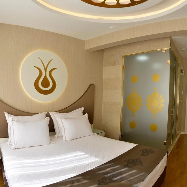 Superior, Arden City Hotel 2/10