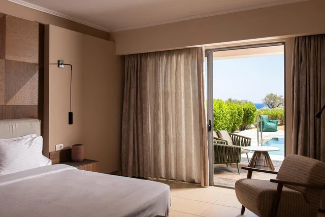 جناح ملكي بإطلالة على البحر بمسبح خاص، Kresten Royal Euphoria Resort 2/10