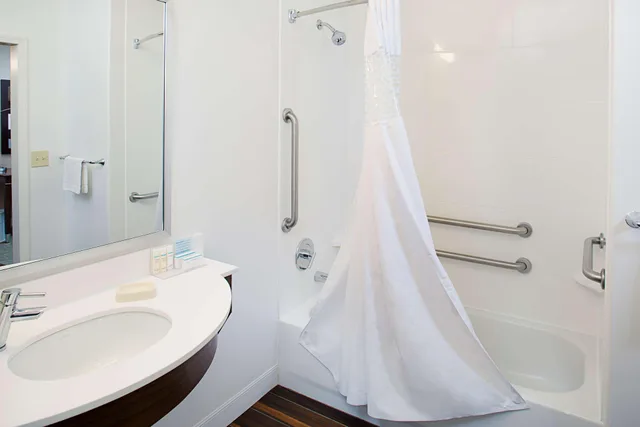 استوديو بريميوم، Hampton Inn Suites Palmdale 1/2