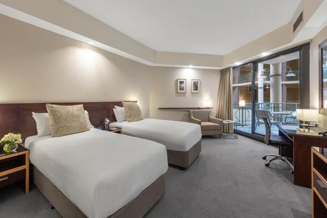 Courtyard, Single Bed, Balcony، Amora Herencia Riverwalk Melbourne 1/5