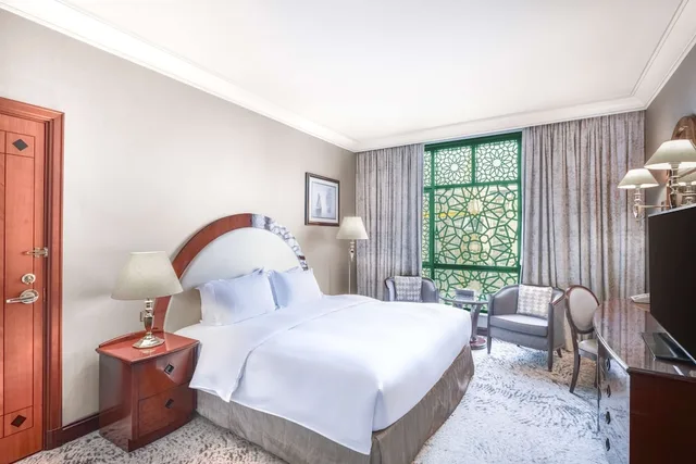 غرفة بسرير كينج، المدينة هيلتون(Madinah Hilton Hotel) 5/12