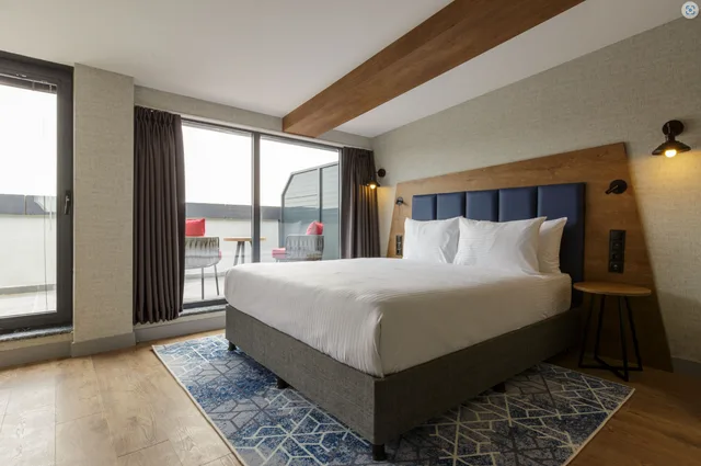 Deluxe, Double Bed, Balcony, Ramada Encore by Wyndham Istanbul Arnavutkoy 1/2