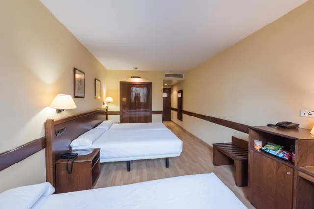 غرفة قياسية ثلاثية بسرير فردي، Oriente Hotel 2/3