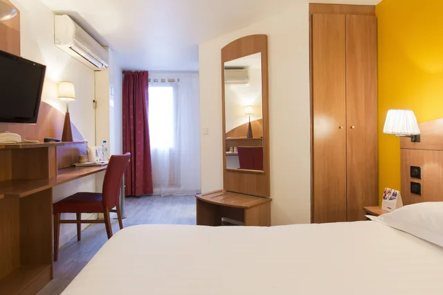 غرفة قياسية بسرير مزدوج، Comfort Hotel Grenoble Meylan 1/5