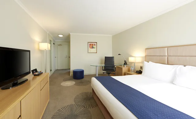 غرفة قياسية بسرير كينج، Holiday Inn Parramatta 1/10