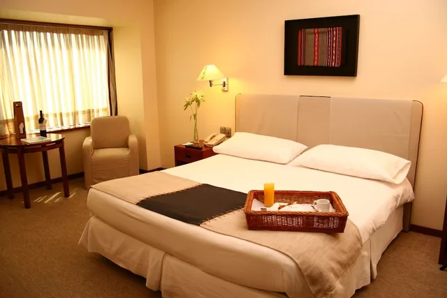 غرفة قياسية بسرير كينج، Almacruz Hotel y Centro de Convenciones 2/5