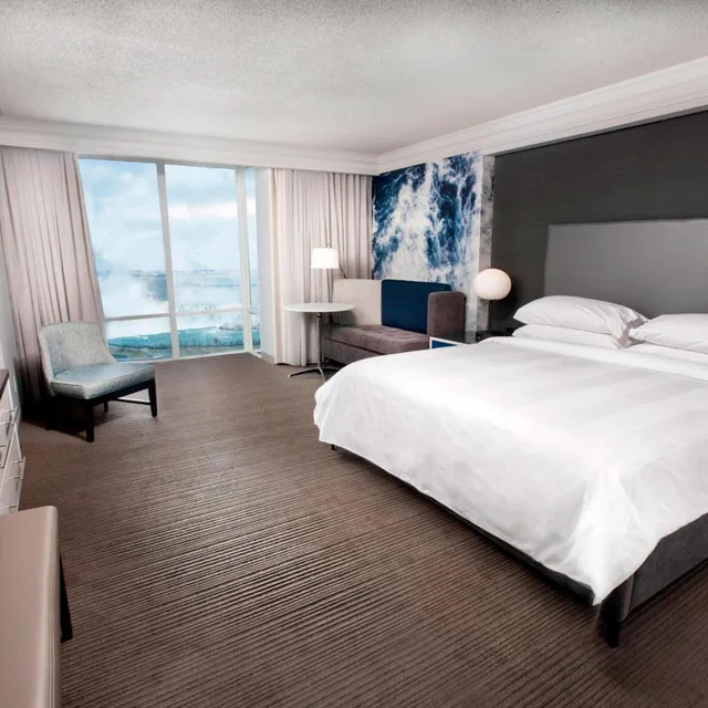 Premier, King Bed, Falls View، Niagara Falls Marriott on The Falls 2/6