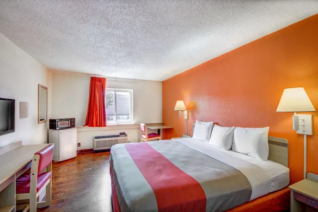 غرفة بسرير كينج للمدخنين، Motel6 Wichita, Kansas 5/10
