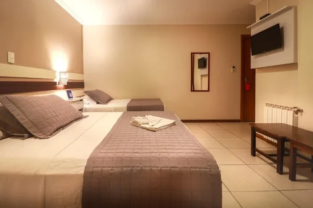 غرفة قياسية بسرير مزدوج وسرير فردي، Hotel Bertoluci 4/10
