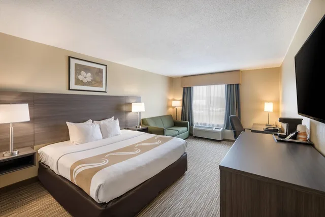 جناح بسرير كينج، Quality Inn and Suites Fishkill South Near I-84 4/10