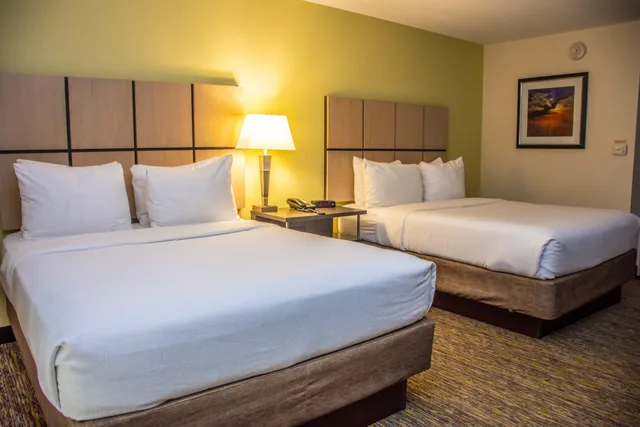 جناح استوديو بسريرين كوين، CANDLEWOOD SUITES OVERLAND PARK 3/6