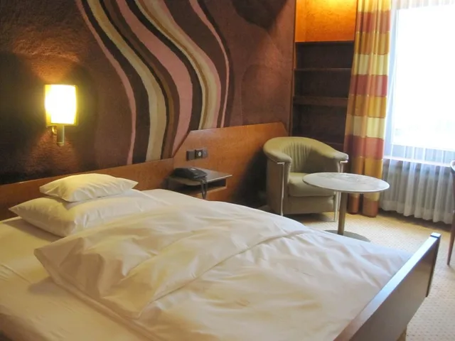 Standard, Double Bed, Royal Stuttgart 4/10