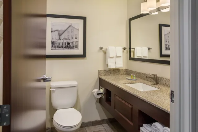 Studio, King Bed, Sofa, Cobblestone Inn & Suites - Ashland 3/3
