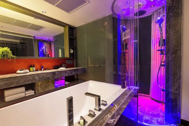 جناح بريميير بسرير كينج، Lit Bangkok Hotel 4/6
