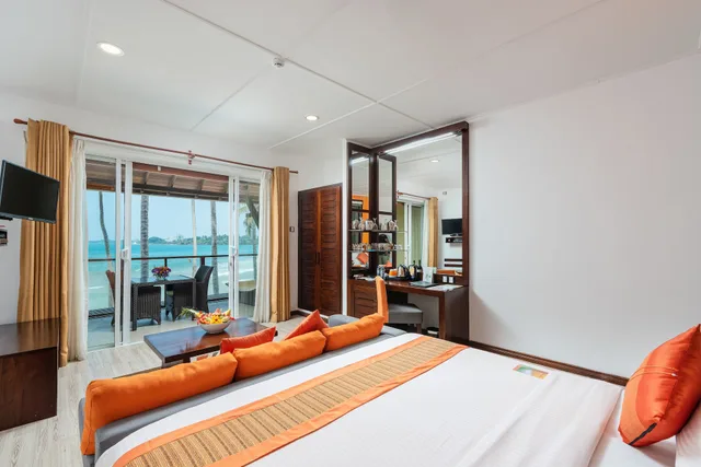 Deluxe, Sea View, Hot Tub, Coco Bay Unawatuna 1/7
