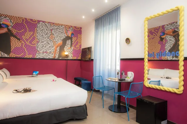 غرفة رباعية بإطلالة على المدينة، Demidoff Hotel 1/4