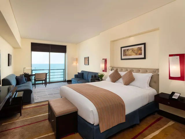 جناح كلوب جونيور بإطلالة على البحر، فندق سوفيتل كورنيش الخبر(Sofitel Al Khobar the Corniche) 4/6