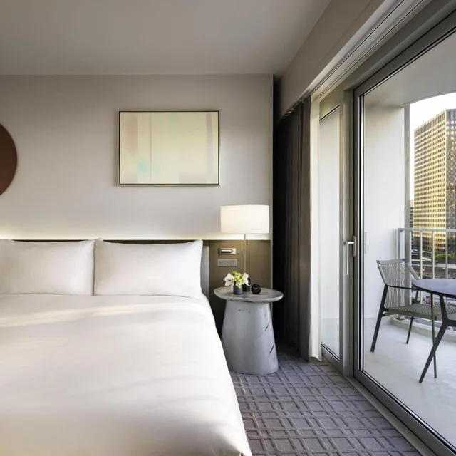1 Bedroom, Fairmont Gold, Suite, King Bed, Lounge Access, Accessible، Fairmont Century Plaza Los Angeles 2/5