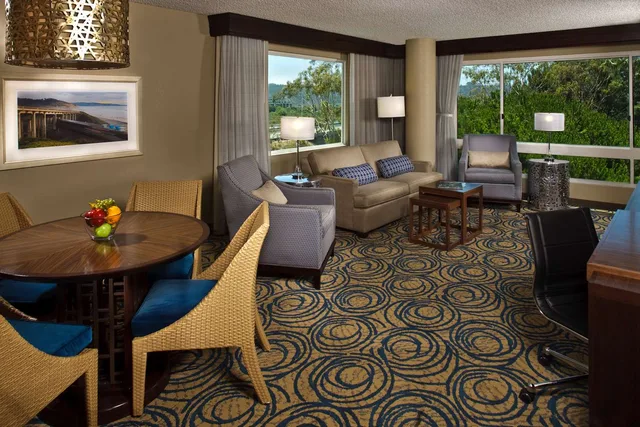 جناح بسرير كينج بغرفة نوم واحدة، Doubletree By Hilton Hotel San Diego Del Mar 1/3