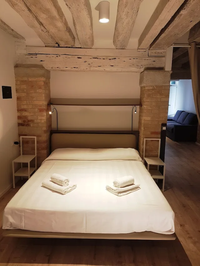 شقة بريميوم بسرير كوين، Corte Sconta Mini Loft 1/2