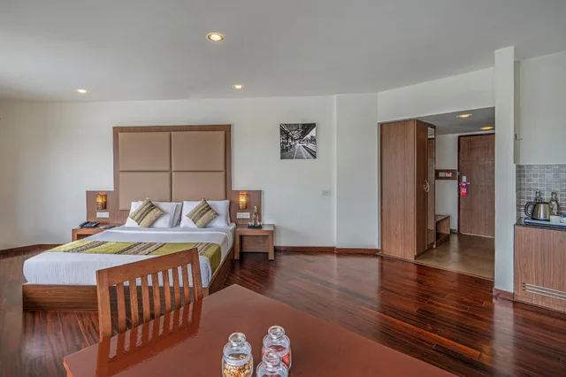 Premier, Queen Bed, Valley View, Sofa، Sterling Ooty Fern Hill 2/2