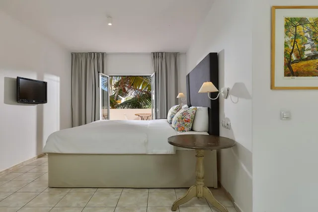 غرفة قياسية في الملحق، Sirens Beach Hotel 2/8