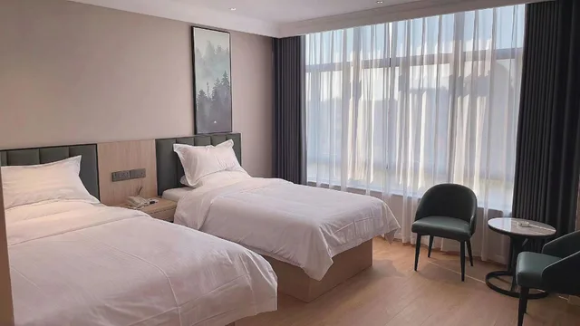 Superior, Twin Beds, GreenTree Inn Chizhou Pingtian Lake Qingfeng Avenue Hotel 2/2