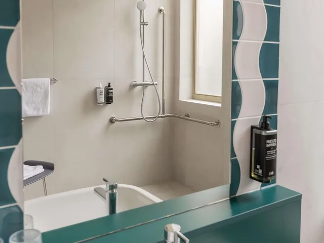 غرفة بريميوم بسرير مزدوج لذوي الإعاقة، ibis Styles Brugge Centrum 3/4