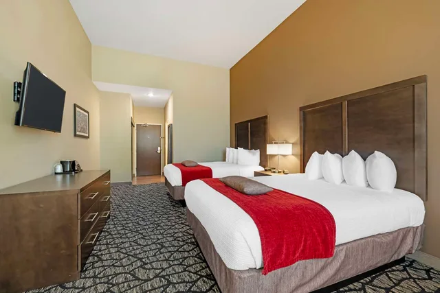 غرفة بسريرين كوين، Best Western Plus Lakeview Hotel 3/6