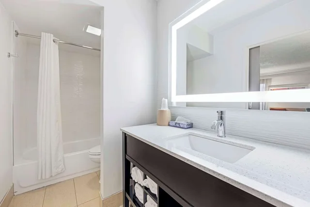 غرفة قياسية بسرير كوين، The Capitol Hotel Downtown, Ascend Hotel Collection 10/10