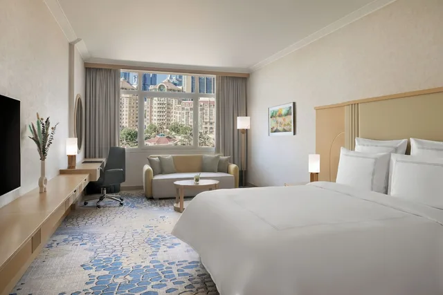 Deluxe, King Bed, Swissotel Al Murooj Dubai 1/9