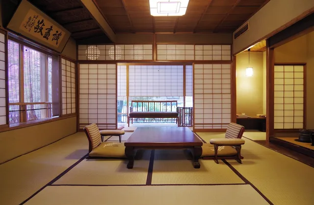 غرفة تقليدية بفرشتي فوتون في المبنى الرئيسي، Hiiragiya Ryokan 3/10