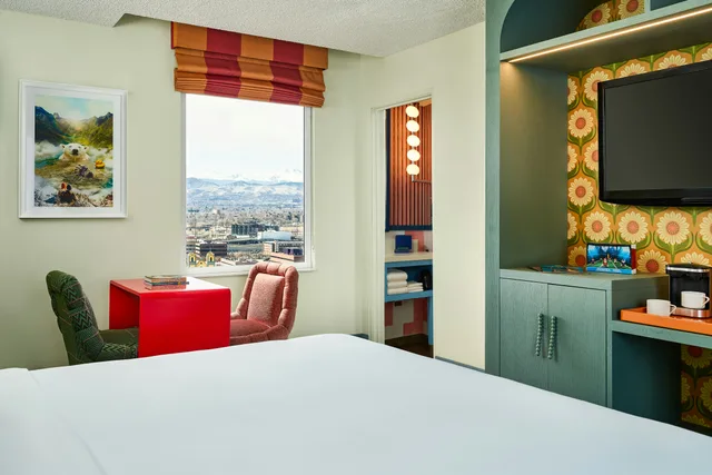 غرفة بسرير كينج، The Curtis Denver a DoubleTree by Hilton Hotel 2/4