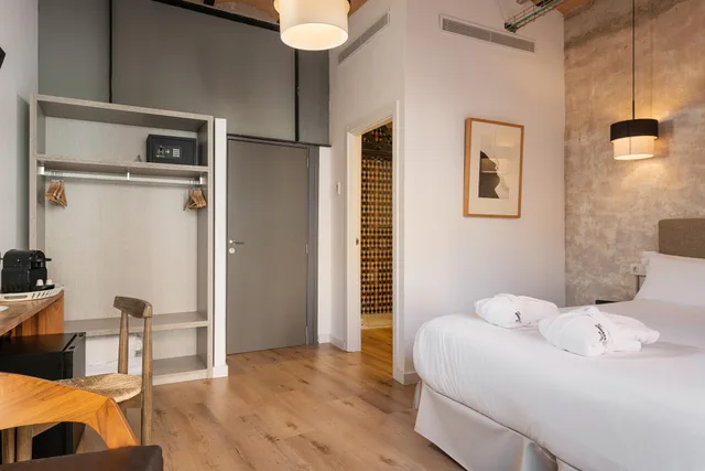 غرفة بريميوم بشرفة، Brondo Architect Hotel 5/10