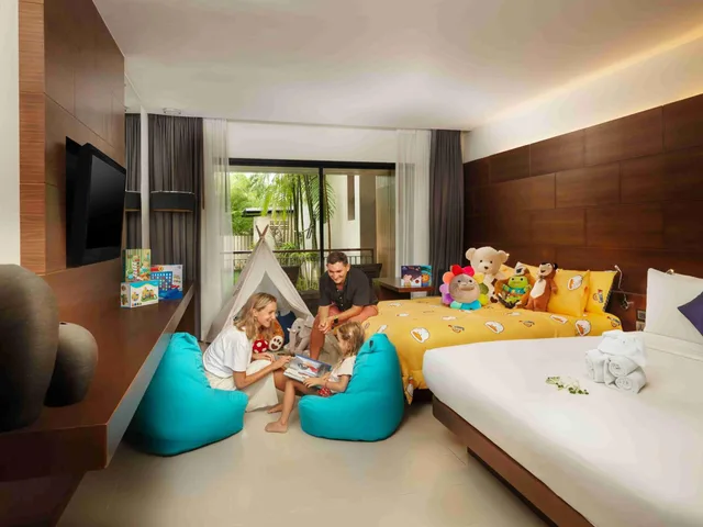 غرفة عائلية بسرير كينج بإطلالة على الحديقة بشرفة، Novotel Phuket Kata Avista Resort And Spa 2/8