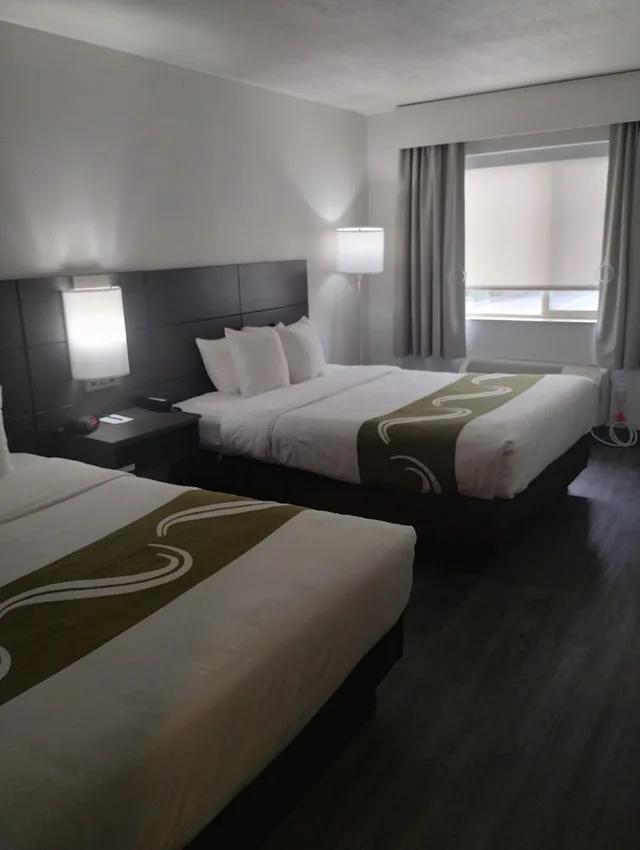 Basic, Single, 2 Queen Beds، Quality Inn & Suites Wilsonville OR 3/8