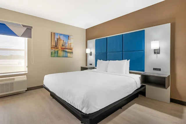 غرفة قياسية بسرير كينج مع أريكة لذوي الإعاقة، Best Western Forsyth - Decatur 3/6