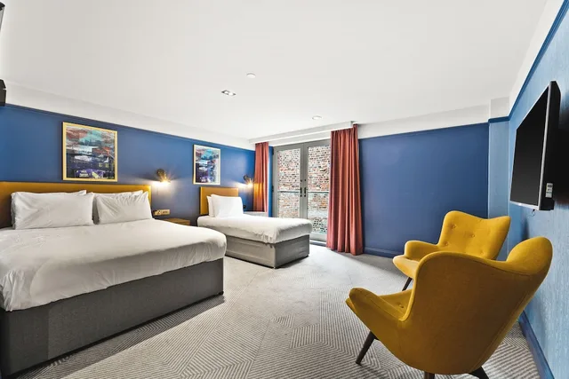 غرفة كلاسيكية ثلاثية بفراش فوتون وسرير مزدوج وسرير فردي، Ropewalks Hotel 2/3