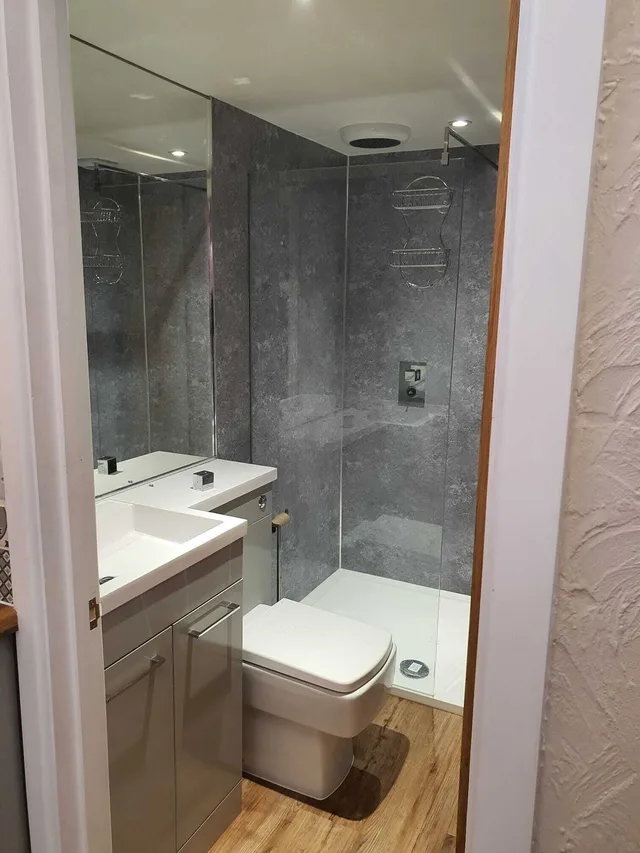 Deluxe, Suite, King and Twin Beds, Courtyard View, The Lower Bell 4/5