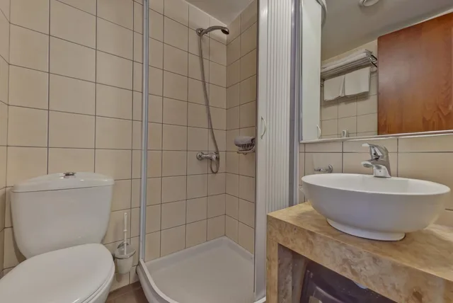 Room, Double or Twin Bed, Marin Hotel 9/10