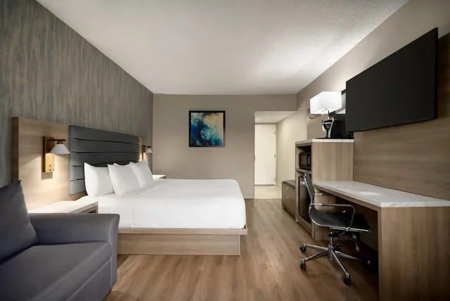 غرفة بسرير كينج، Radisson Hotel Montreal Airport 2/10