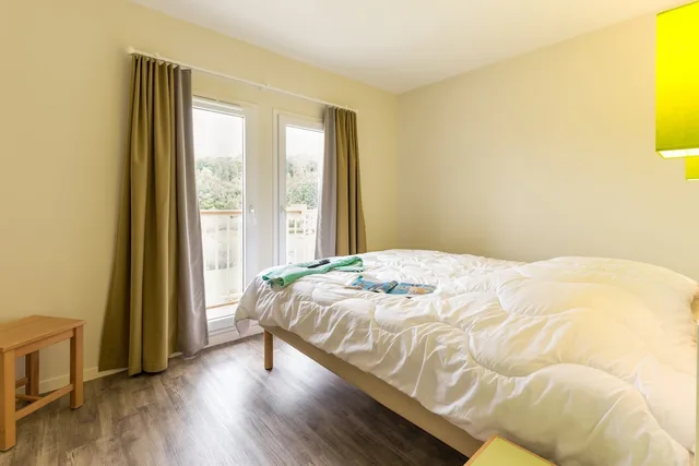 2 Bedrooms, Duplex, House, Double and Twin Beds, Trundle Bed, Sofa, Terrace, Garden Floor, Village Normandy Garden Pierre & Vacances 2/7
